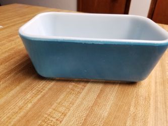 Vintage Pyrex Blue Casserole Dish - Small