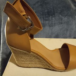 Womens Wedge Heel Sz 9.5