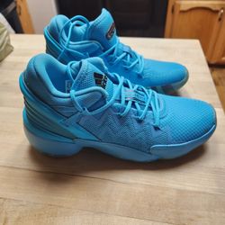 adidas D.O.N. Issue #2Crayola Signal Cyan

New