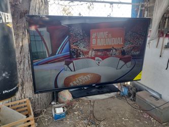 RCA TV... Like new! 55 inches With remot control