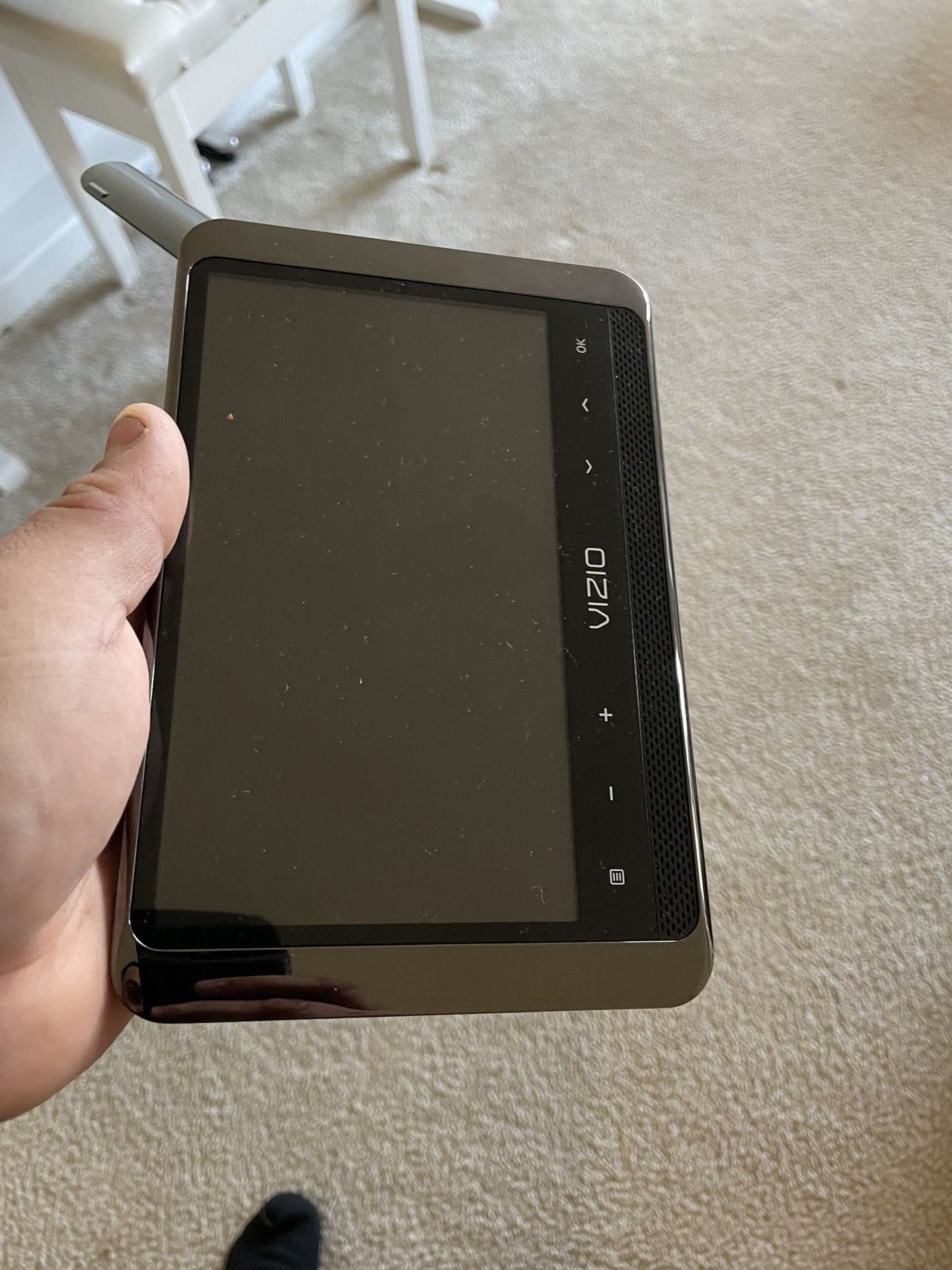Vizio 7" Led LCD Portable TV Model No. VMB070