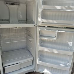 GE Refrigerator For Sale 