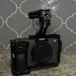 FX30 Body (Includes Full Cage, Top Handle & New battery)