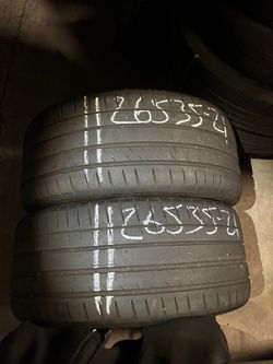 265/35/21 very nice pair of Pilot 4 s