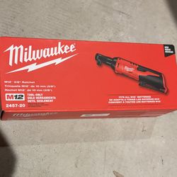 Milwaukee Cordless Ratchet 