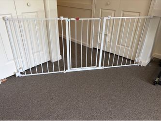 Regalo extra wide baby or pet safety gate - 30”h x 75”w