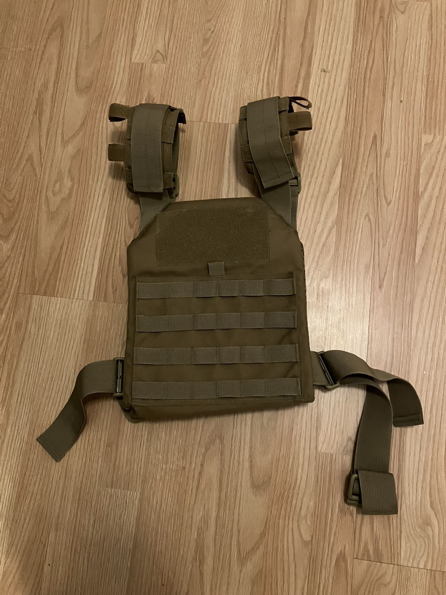 Spartan Plate Carrier ( Plates Not Included )