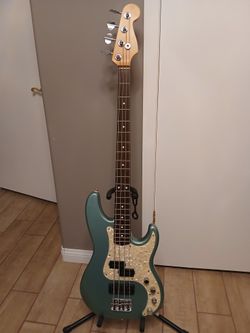 Fender Precision American American Deluxe