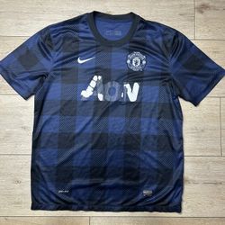 Nike Manchester United 2013-14 away football shirt with the Aon sponsor