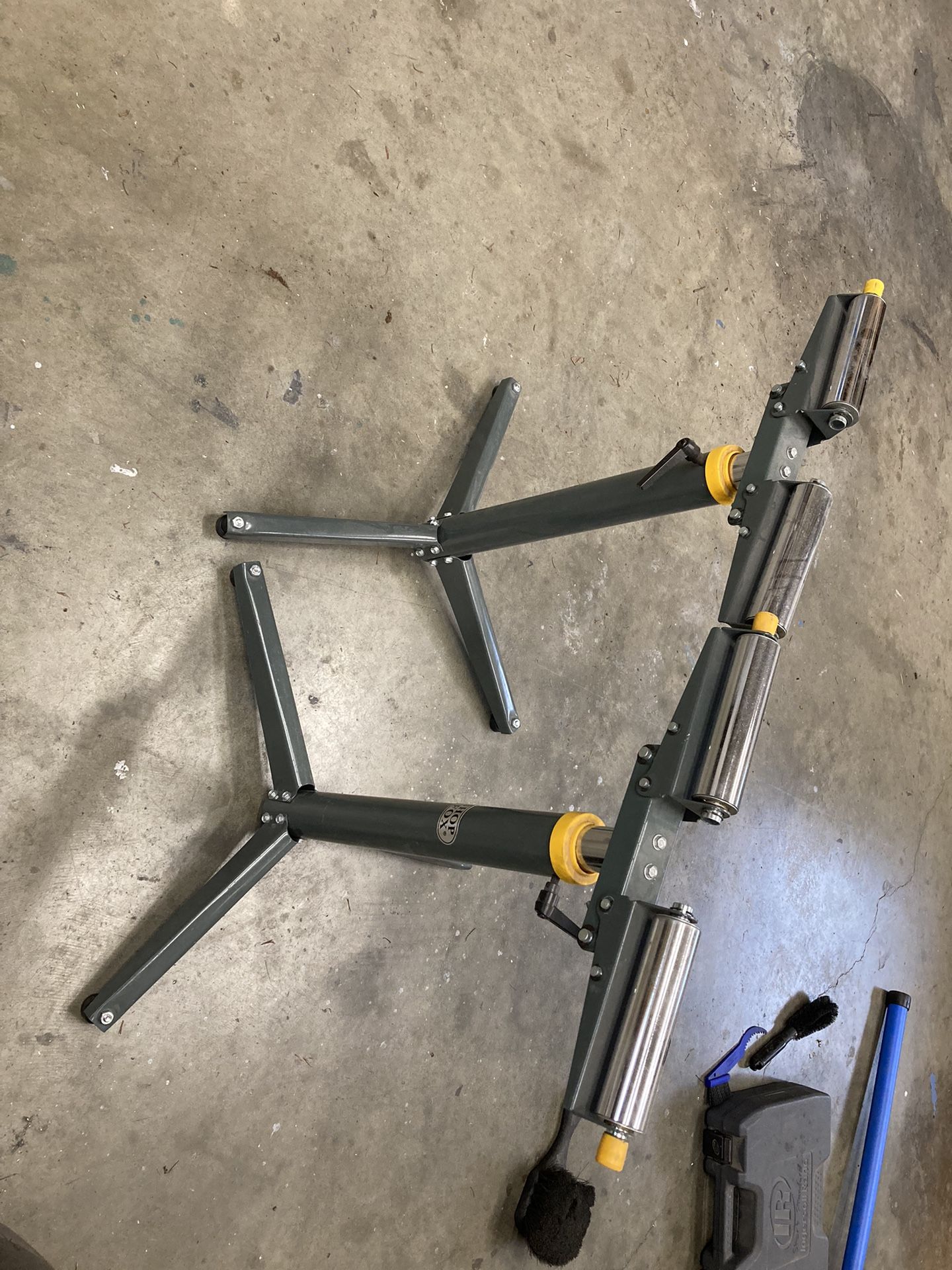 Material Feeding Stands