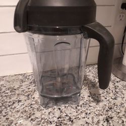Vitamix Container With Rubber Top