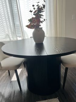 Modern Round Dining Table Set (4 Chairs) – Good condition