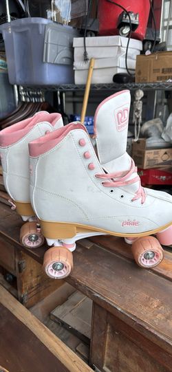 Roller Derby skates 7-10 size