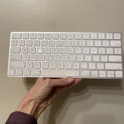 Apple Magic Keyboard 