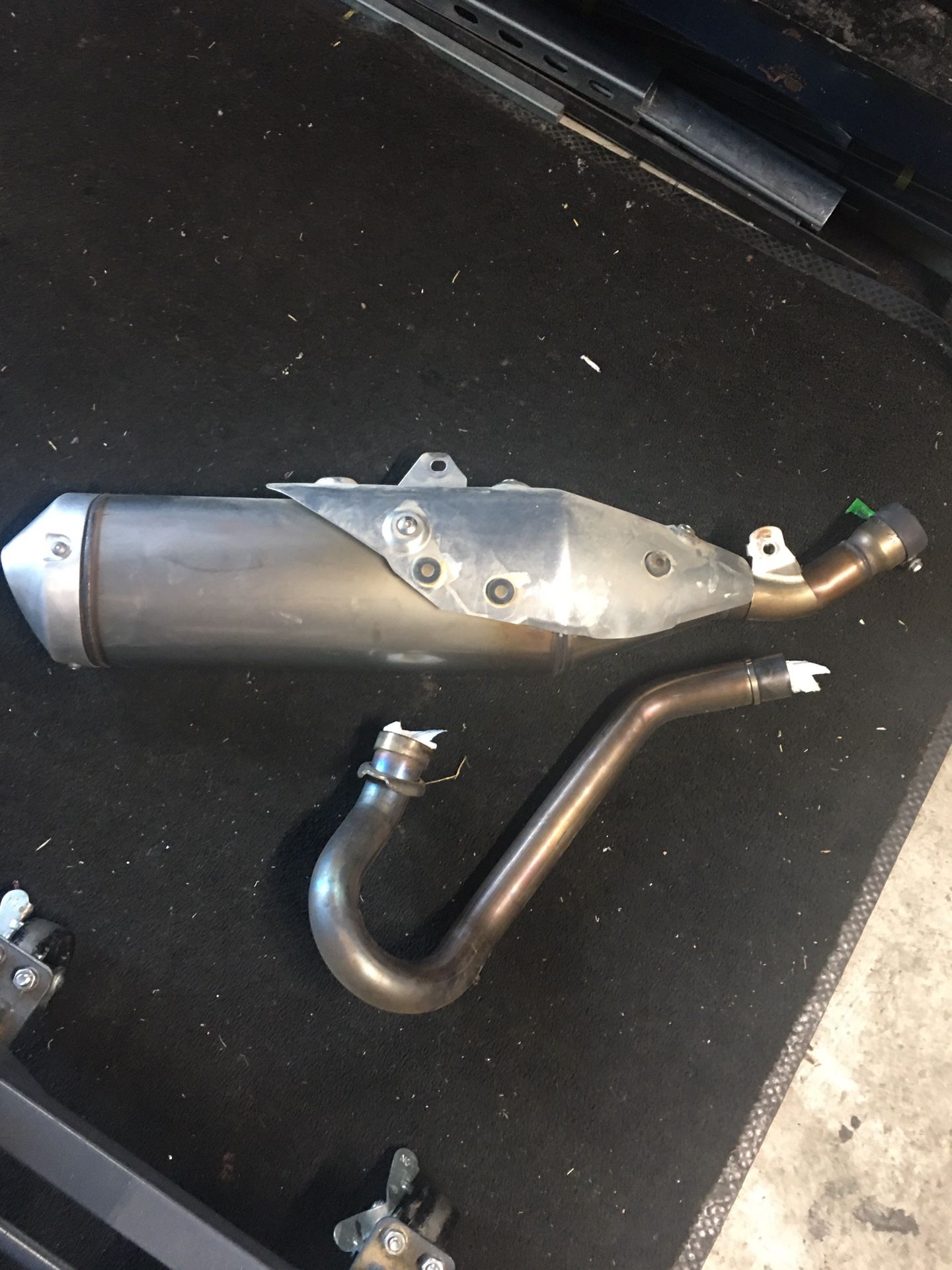 2019 Crf450 full exhaust Stock (used for about 10 hours)