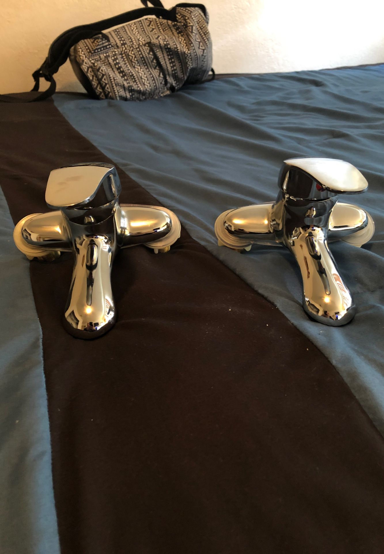 Llaves de agua para lavamanos