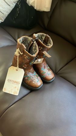 Baby boots size 6