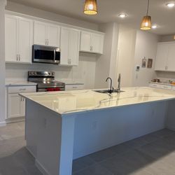 Epoxy Resin And Refinished Cabinets 