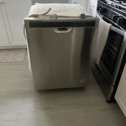 Dish Washer Whirlpool 