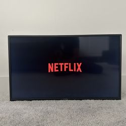 32 Inch Vizo TV with Wall Mount 