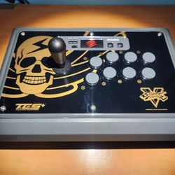 Mad Catz Street
Fighter V TES+ Arcade Fightstick