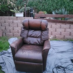 IMG Norway Verona powered large leather recliner