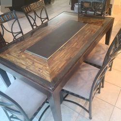 Kitchen Table And 6 Chairs