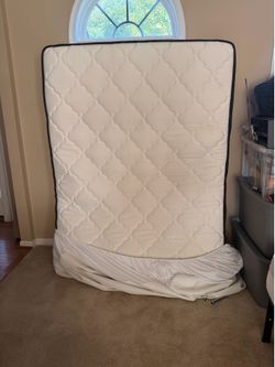 Full Size Mattress - Smoke Free