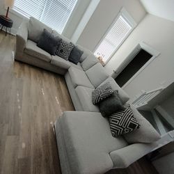 Beige/Tan Sectional Couch 