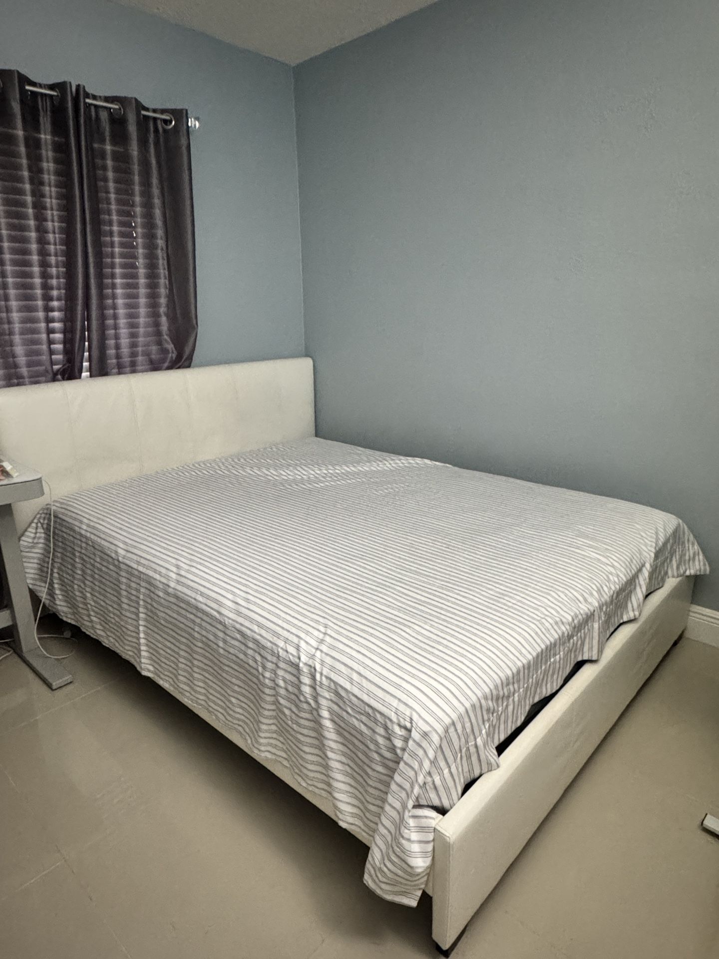 Queen Bed, Queen Mattress, Desk