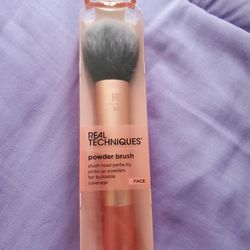 Real TECHNIQUES Powder Brush