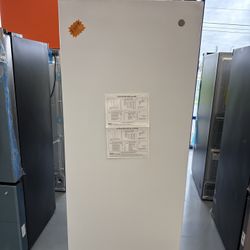 UP RIGHT FREEZERS