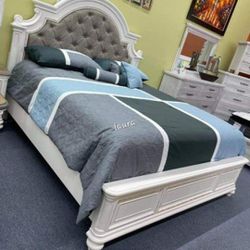Bedroom Set Queen or King Bed Dresser Nightstand Mirror Chest Options Baylesford 