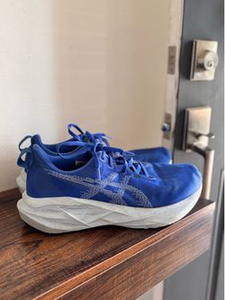 Men’s Saucony running shoes