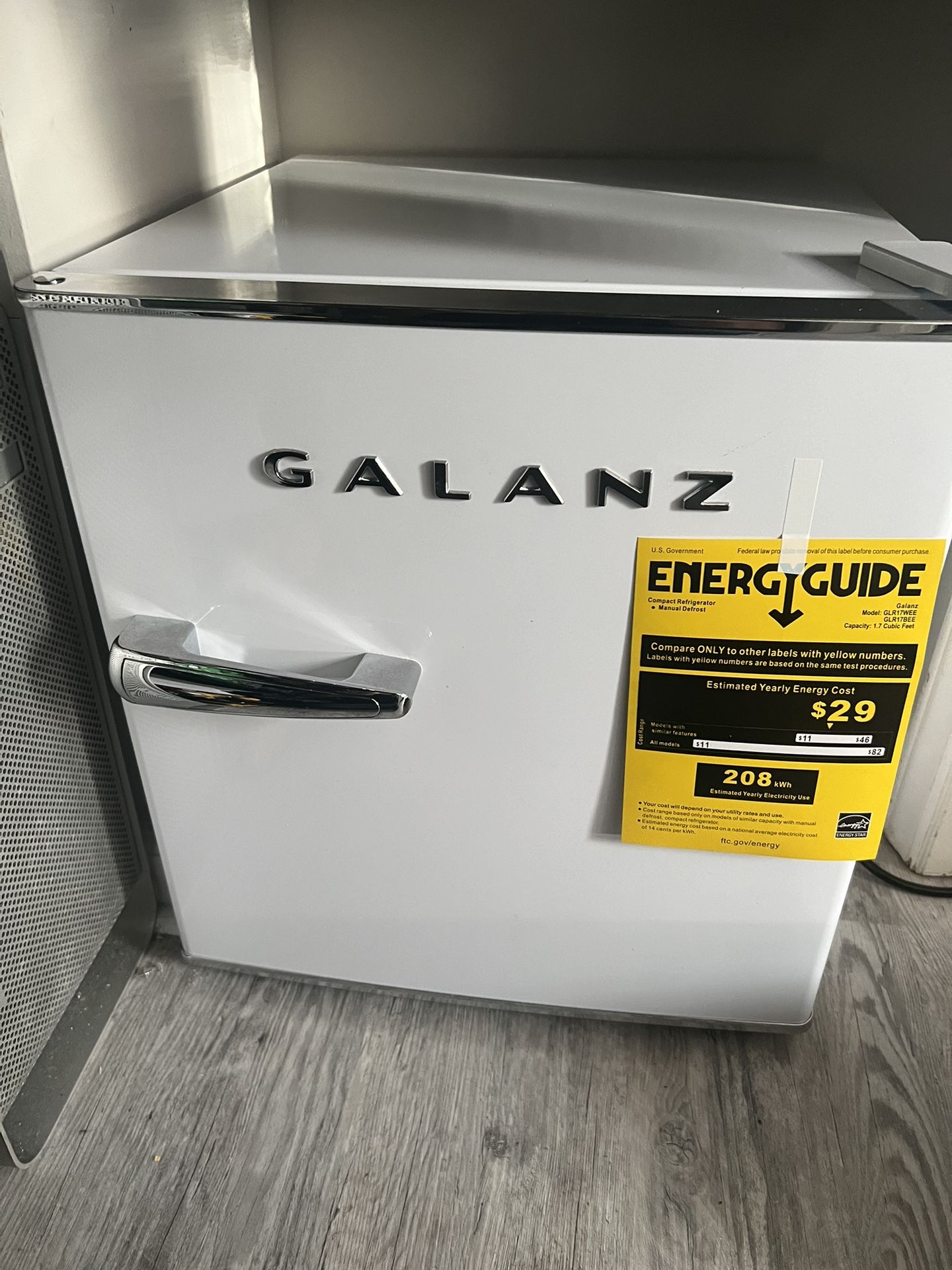 Galanz 1.7 cubic feet refrigerator