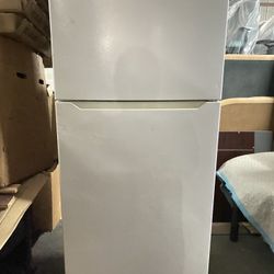 Insignia refrigerator