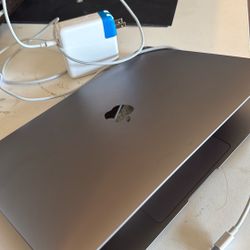 2020 Apple MacBook Air 13.3 inch Laptop - Silver, M1 Chip, Built for Apple Intelligence, 8GB RAM, 256GB storage