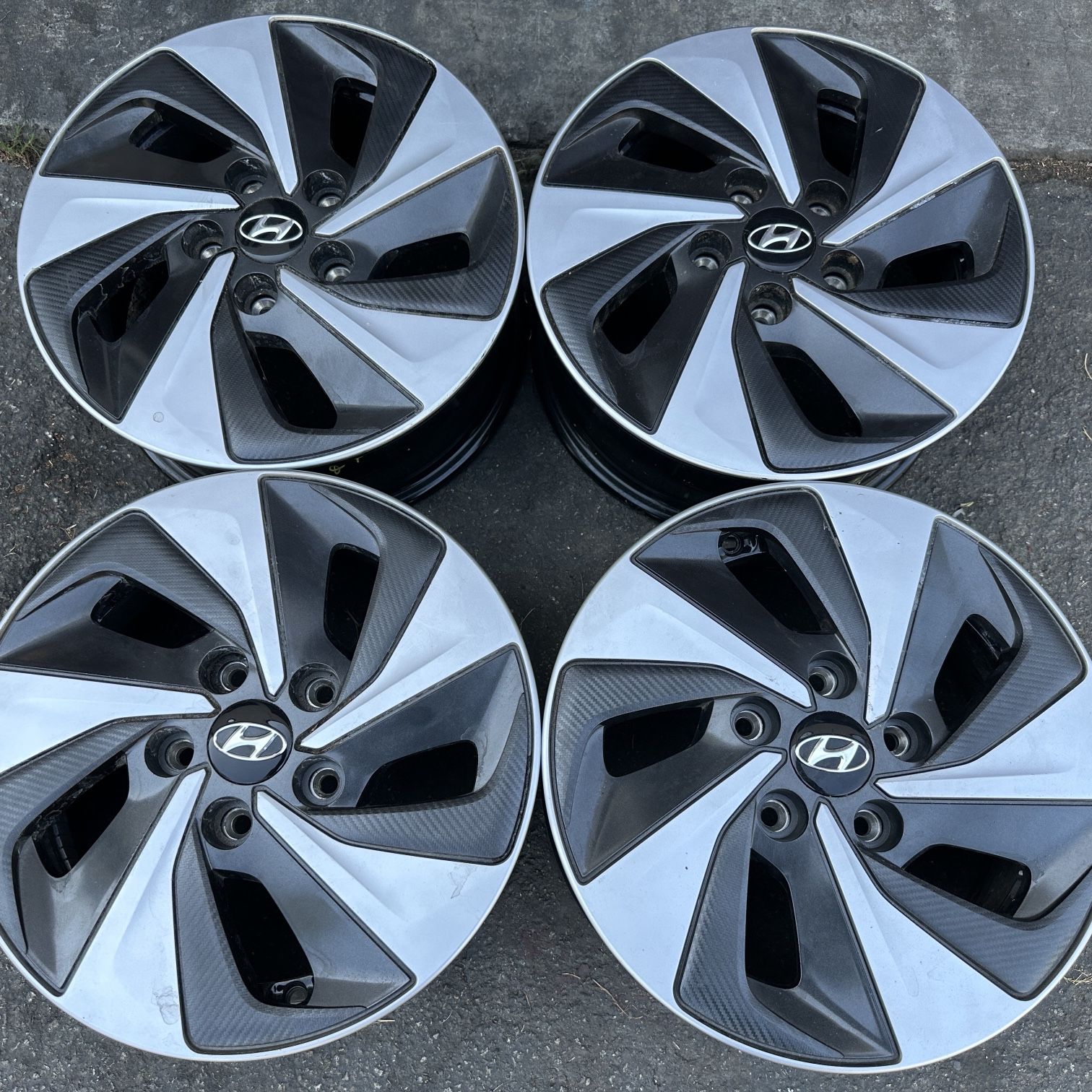 Hyundai 2024 ioniq hubcaps