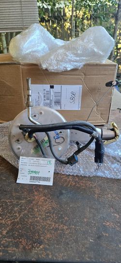 Fuel Pump Used Only 56.000 Miles Fits 2008 