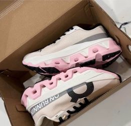 Pink On Cloud US size 7