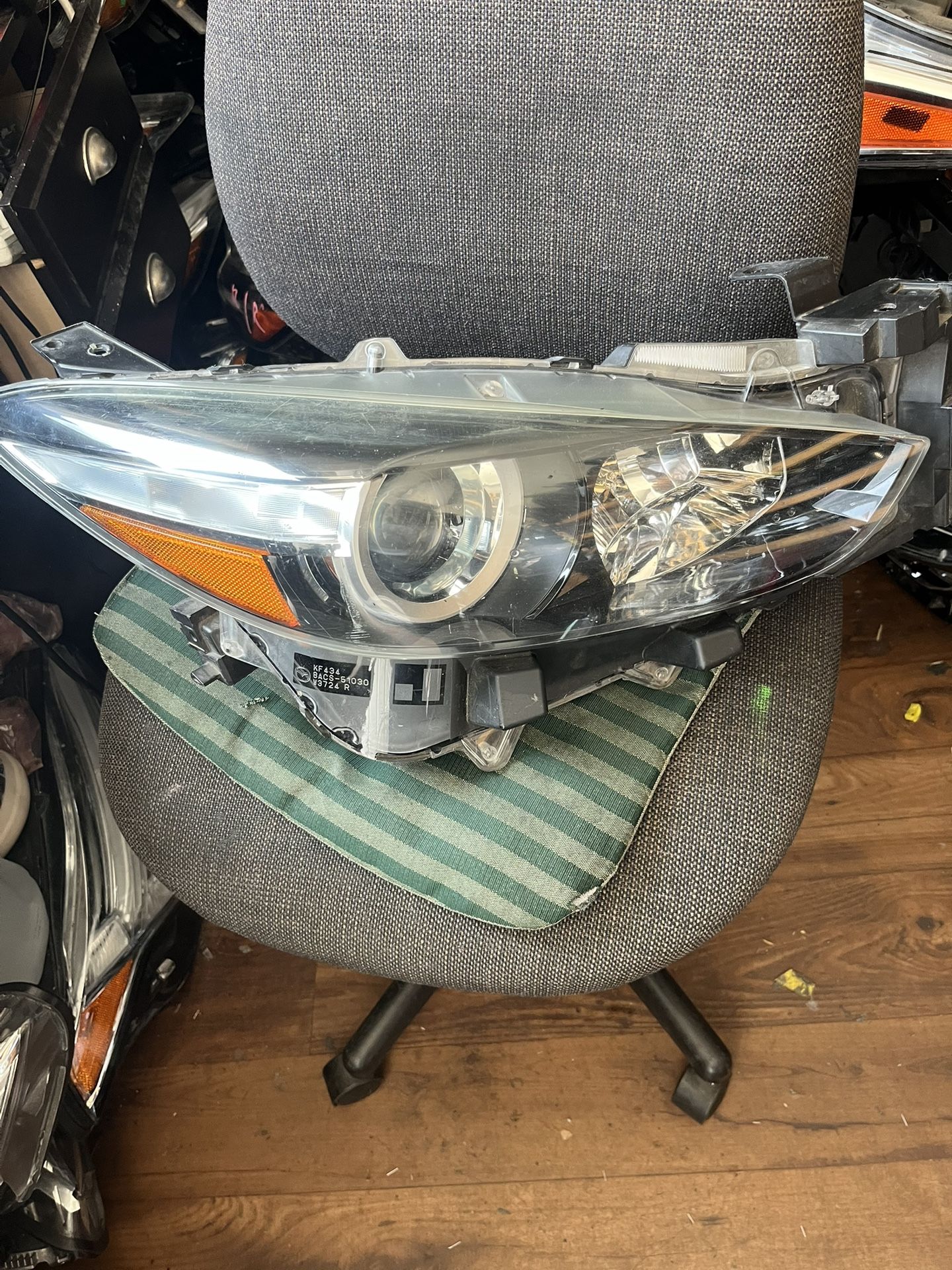 2017 Mazda 3 Right Headlight