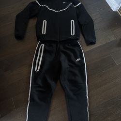 nike tech suit