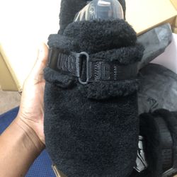 12 Men UGG Fluff It *Never Worn*