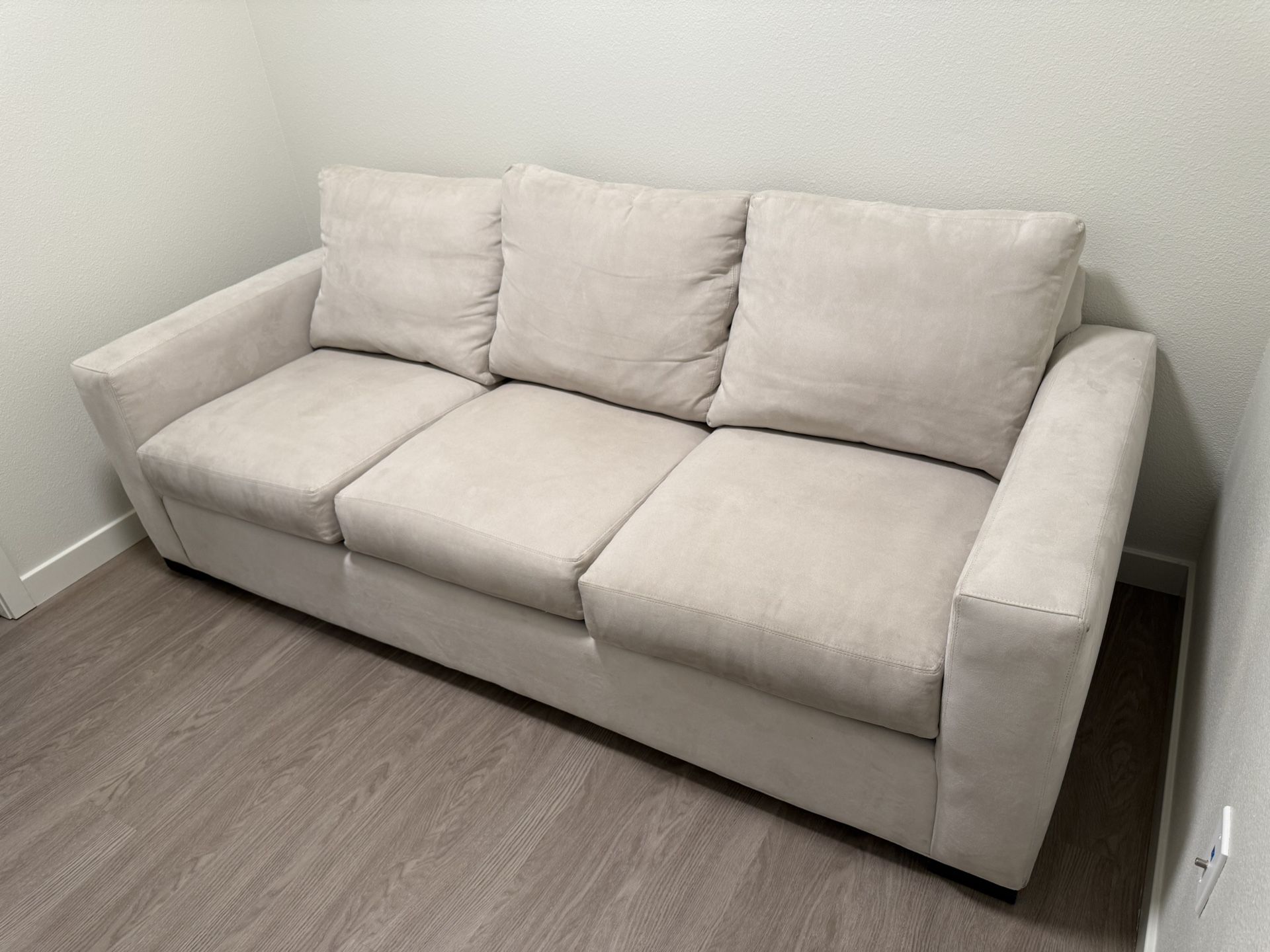 Room & Board 88” Queen Sleeper Sofa - Cream