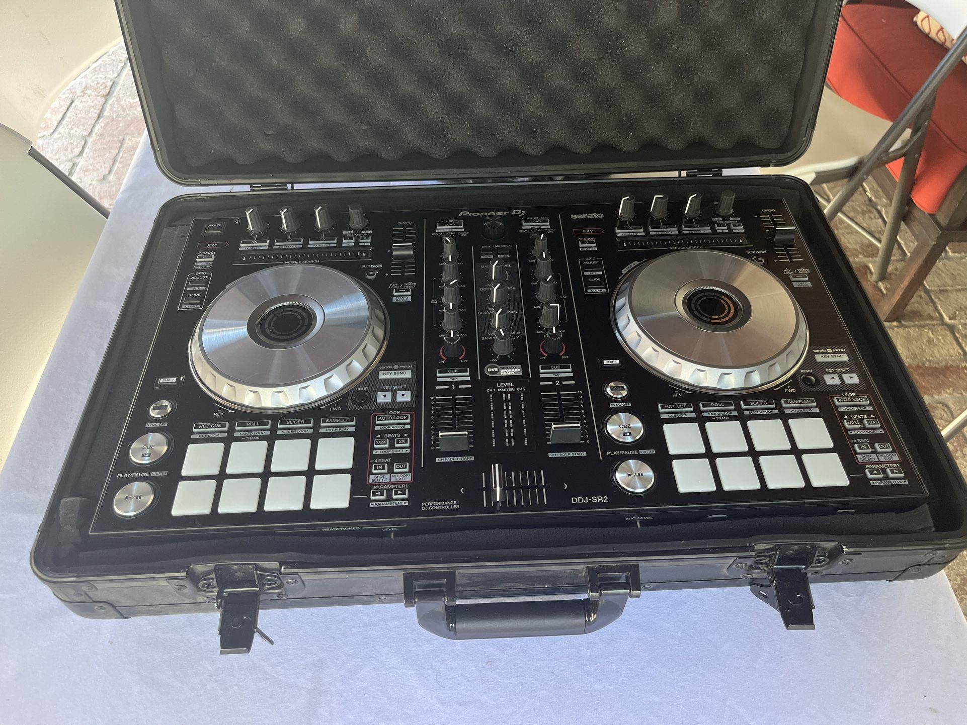 Pioneer Dj DDJ-SR2 2 Channel DJ Controller in excellent condition and a Magma Carry Lite DJ Case. Both for