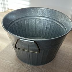 Better Homes & Garden - round galvanized Tub
