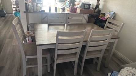Dining room table