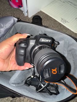 Sony Alpha a200 DSLR Camera with 18-70mm and 70-300mm Lenses