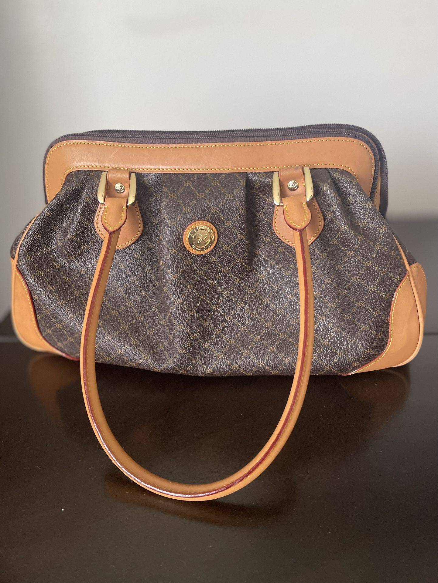 Rioni Purse