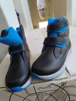 boy or girl UGG boots